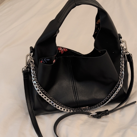 Steve Madden Handbags - Steve Madden Black Shoulder Bag with Silver Chain